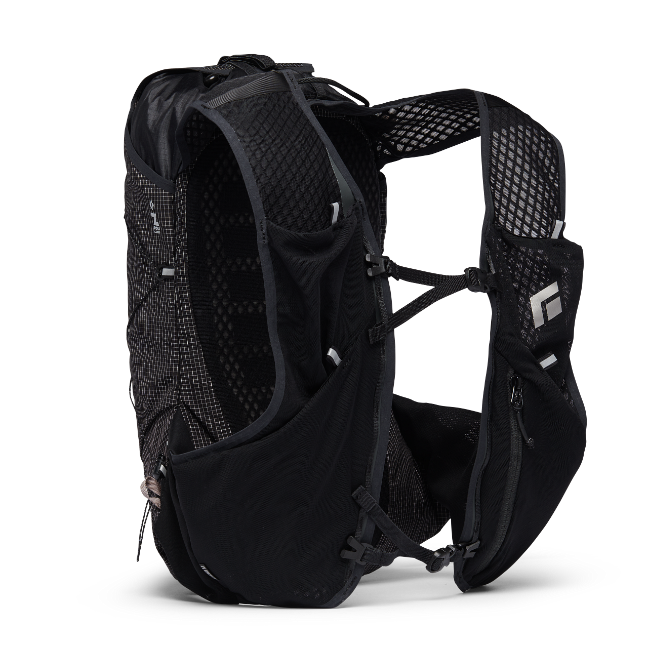680003_0002_DISTANCE 8 BACKPACK_Black_02_
