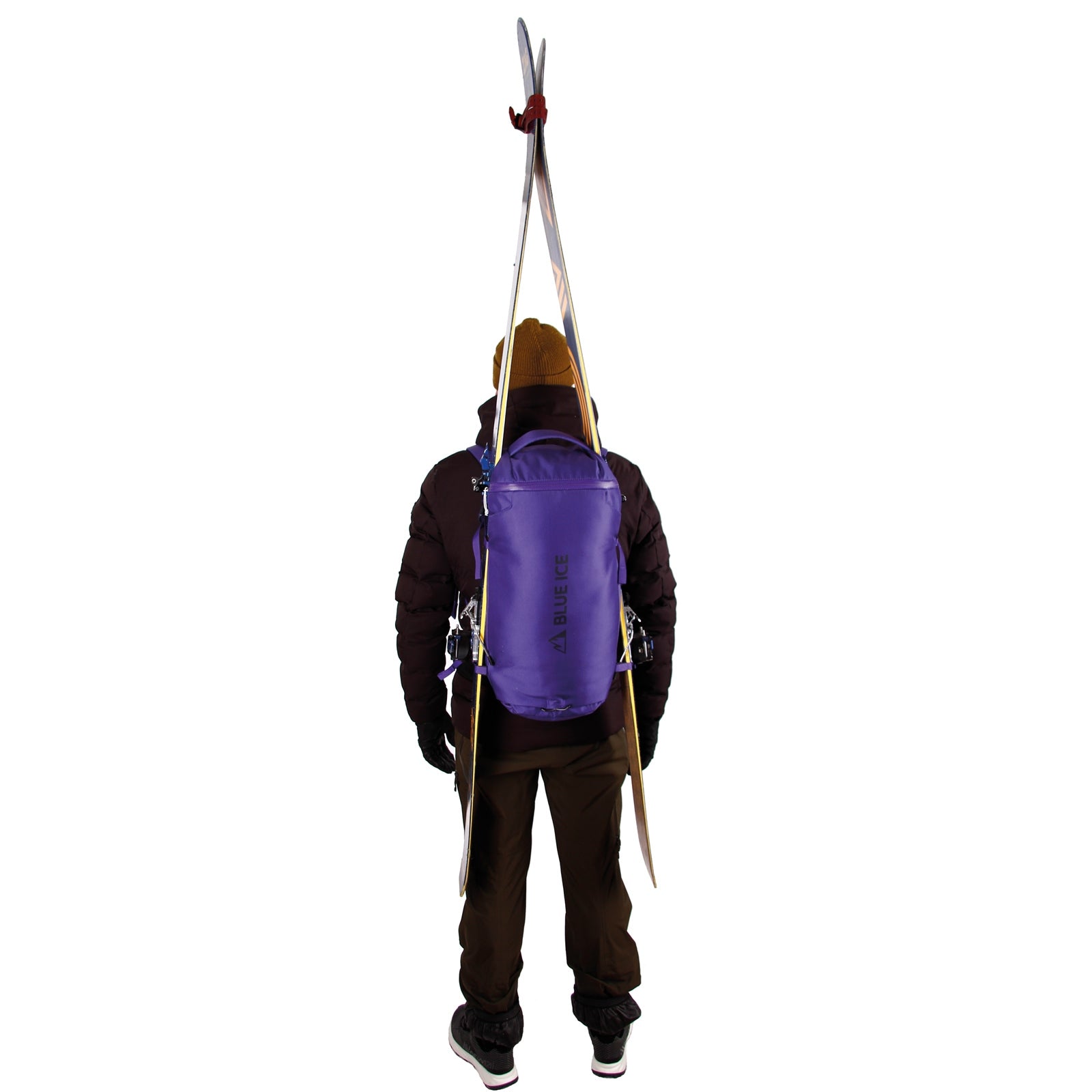 Yagi28-deepblue-skisAframe-web
