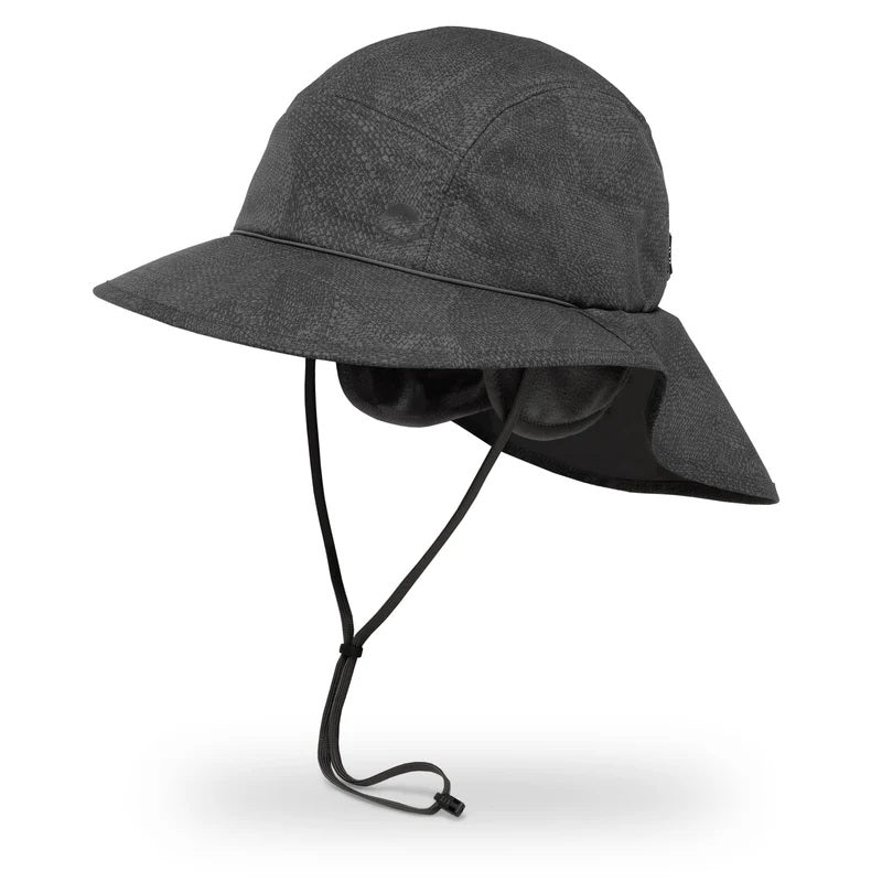 arctic-adventure-hat-carbon-etch-front-flaps-down-fw25-2500px