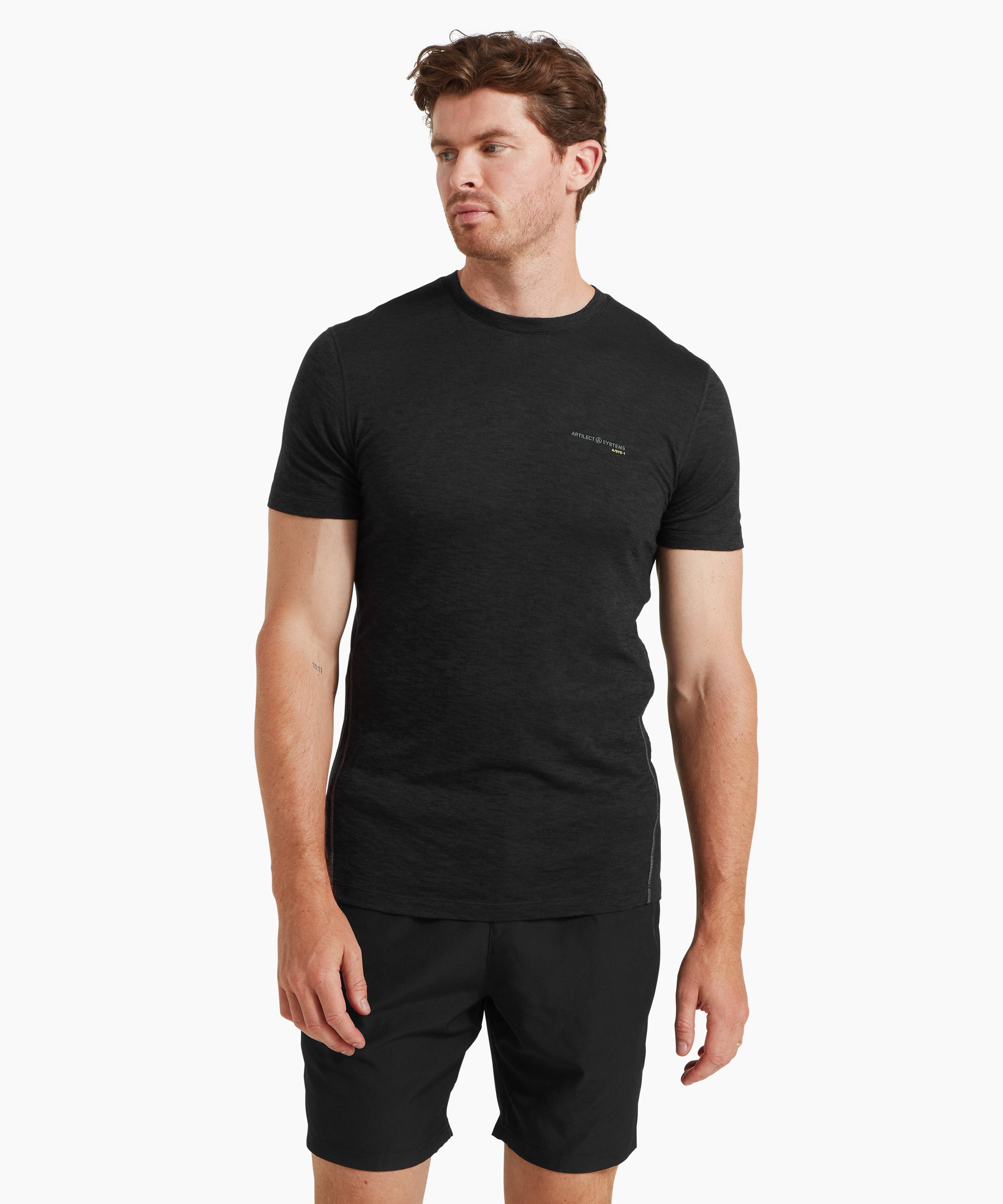 artilect-mens-122m101-blk-sprint-tee-black-model-02
