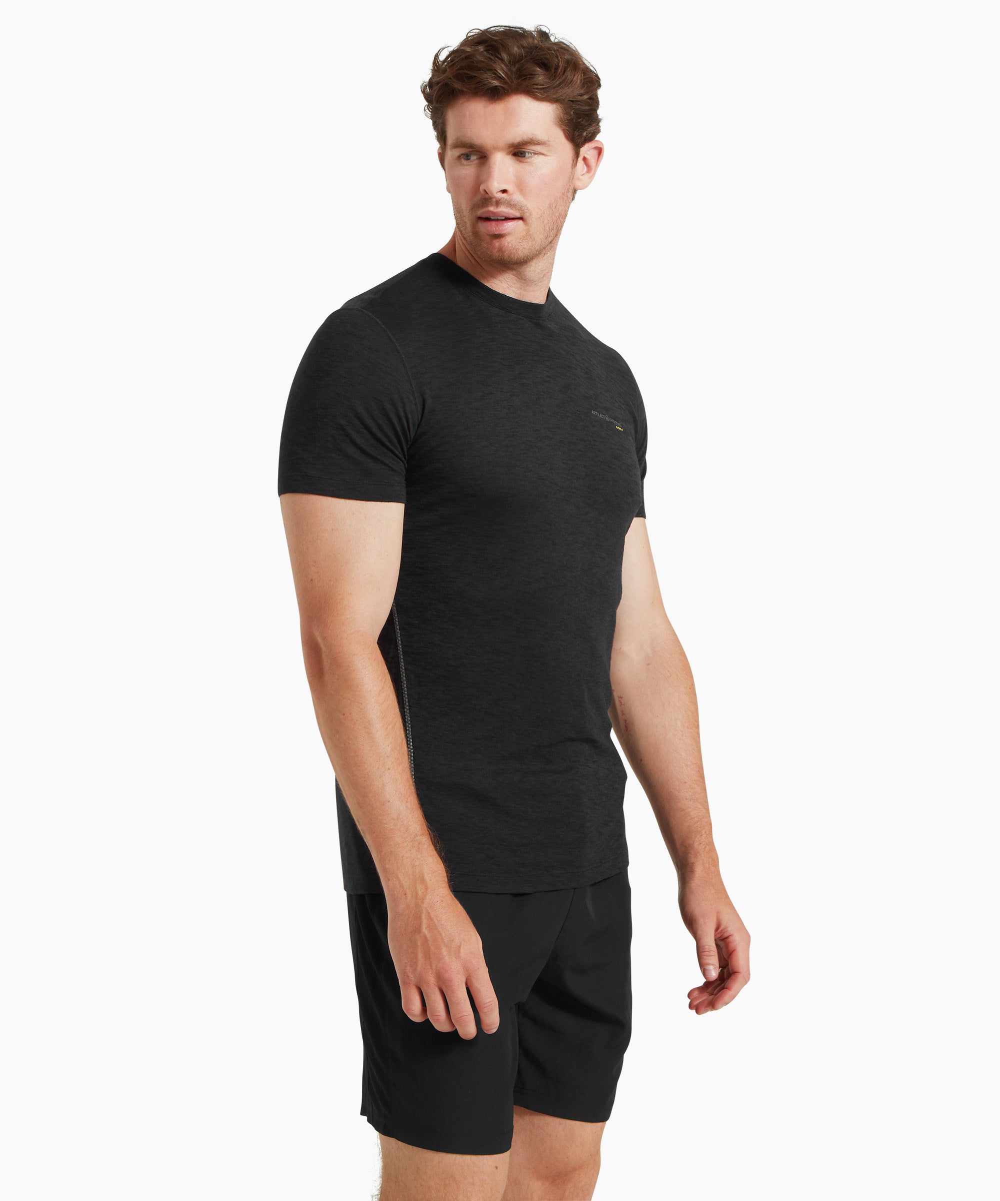 artilect-mens-122m101-blk-sprint-tee-black-model-03