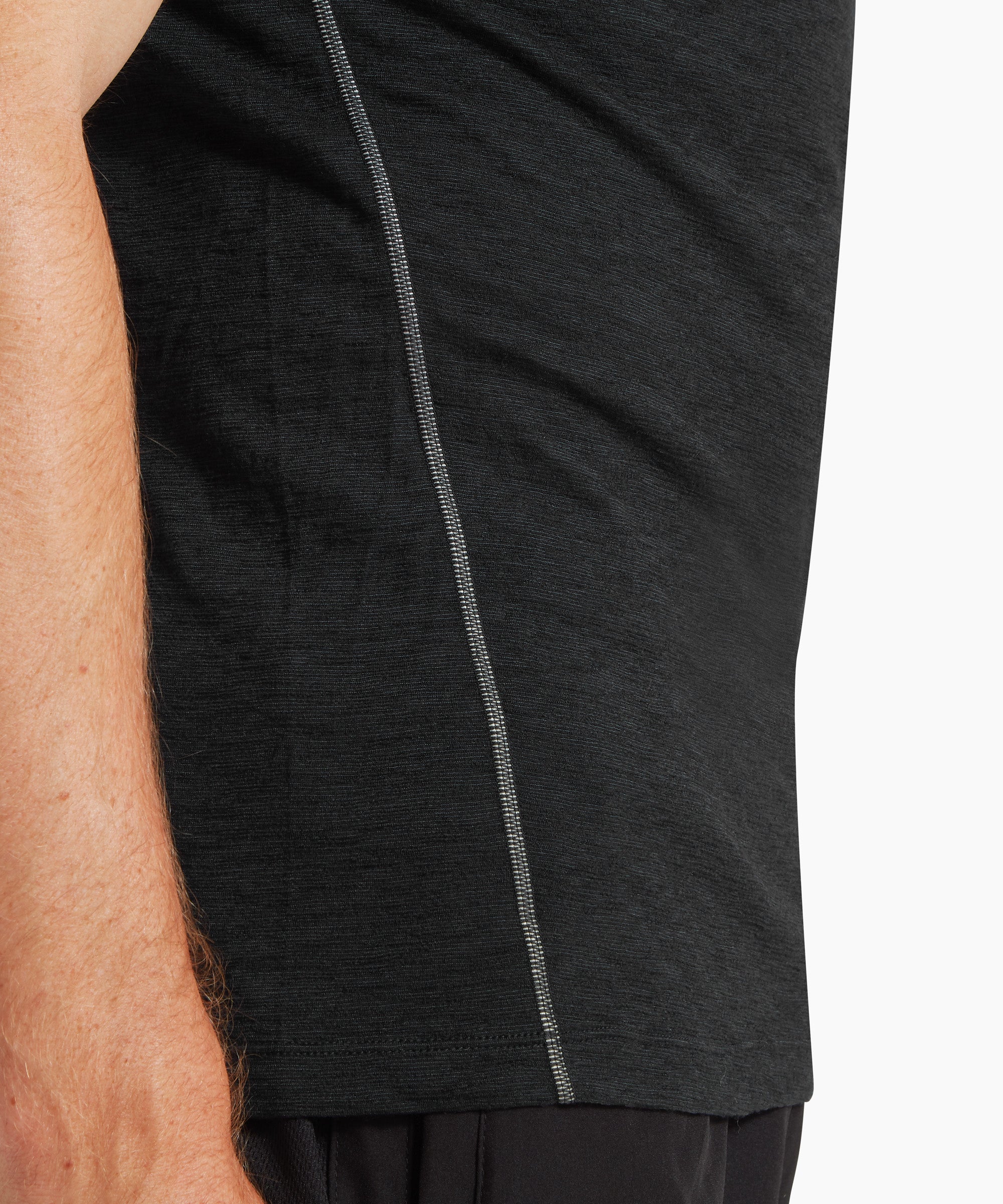artilect-mens-122m101-blk-sprint-tee-black-model-06